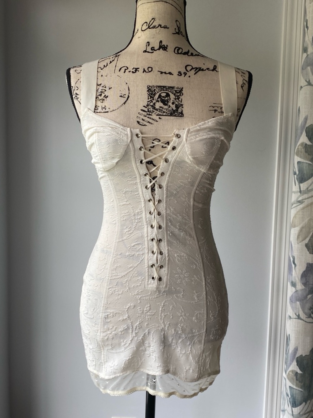For Love & Lemons White Corset Lace-Up Mini Dress XS Rare “She’s a Knockout”
